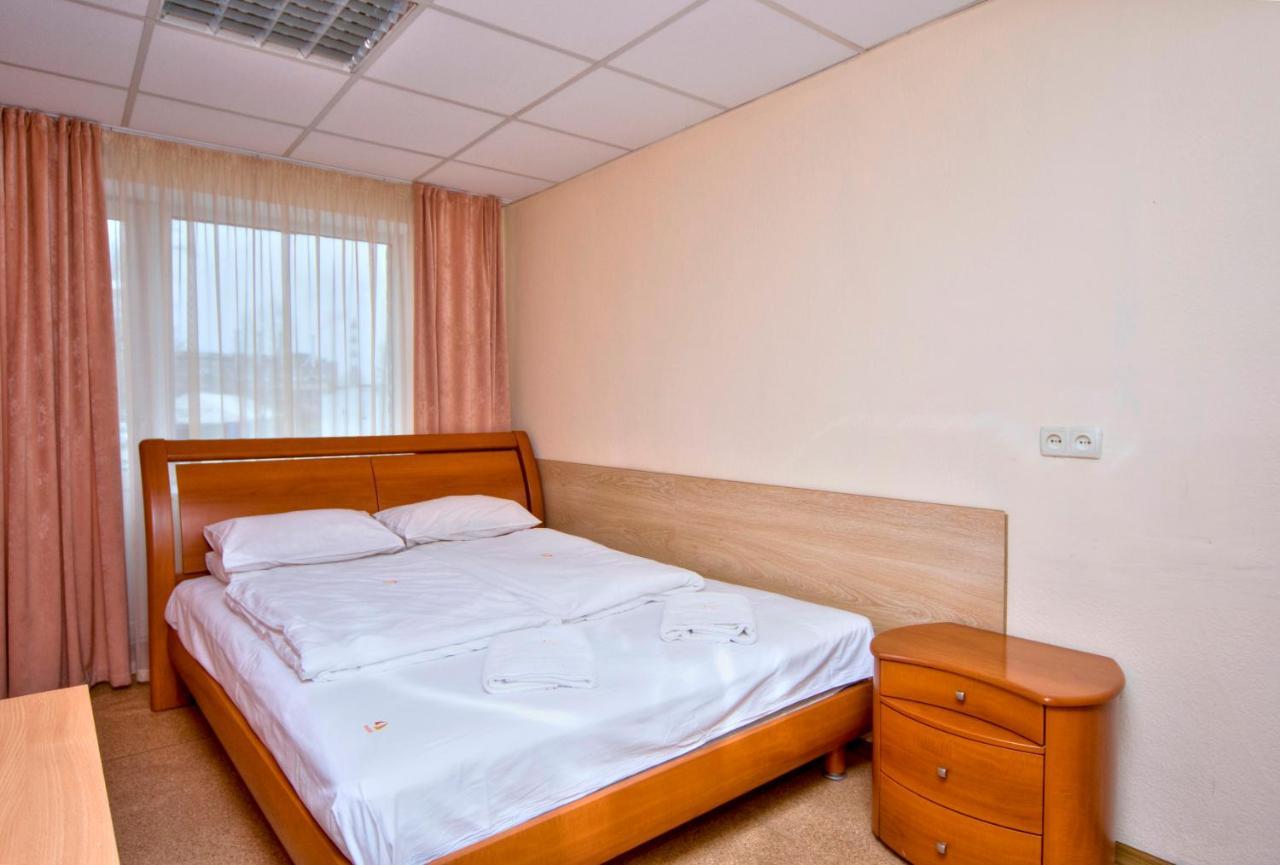 Hostel Podolski Plus Киев Экстерьер фото