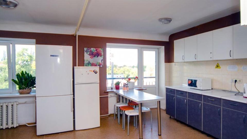 Hostel Podolski Plus Киев Экстерьер фото
