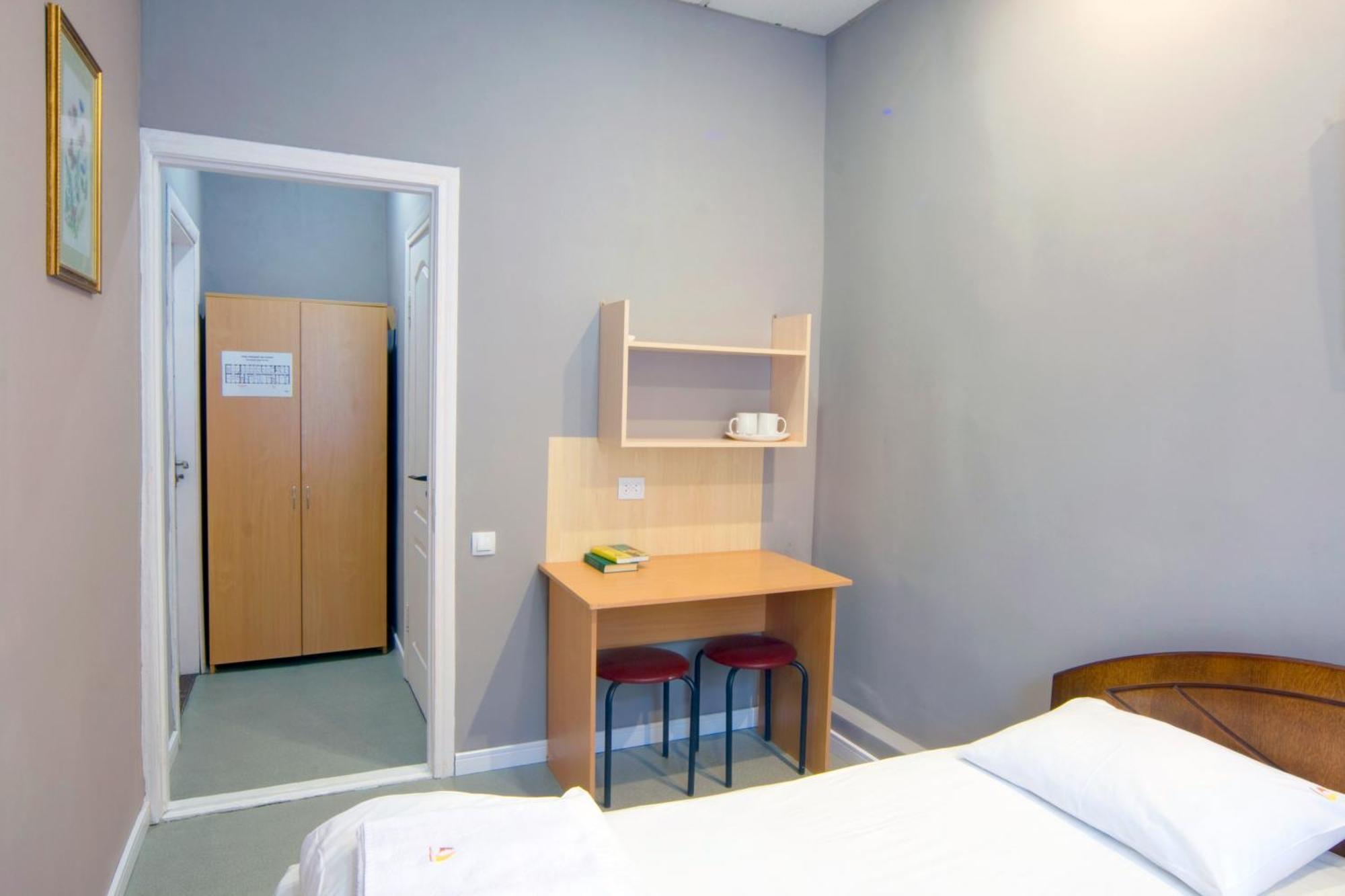 Hostel Podolski Plus Киев Экстерьер фото