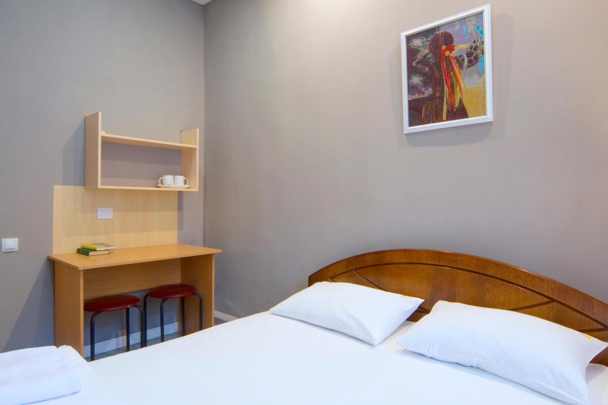 Hostel Podolski Plus Киев Экстерьер фото