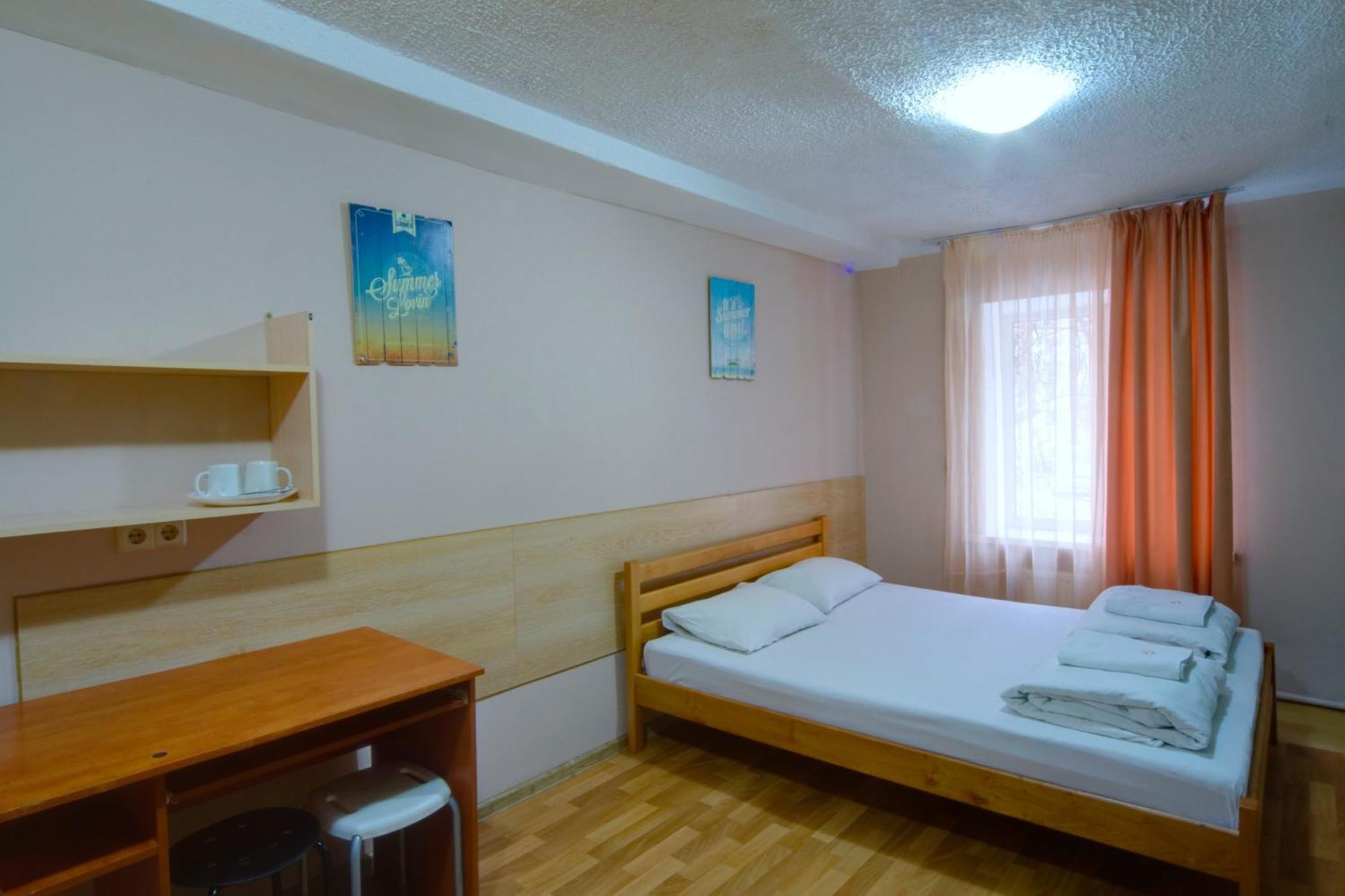 Hostel Podolski Plus Киев Экстерьер фото