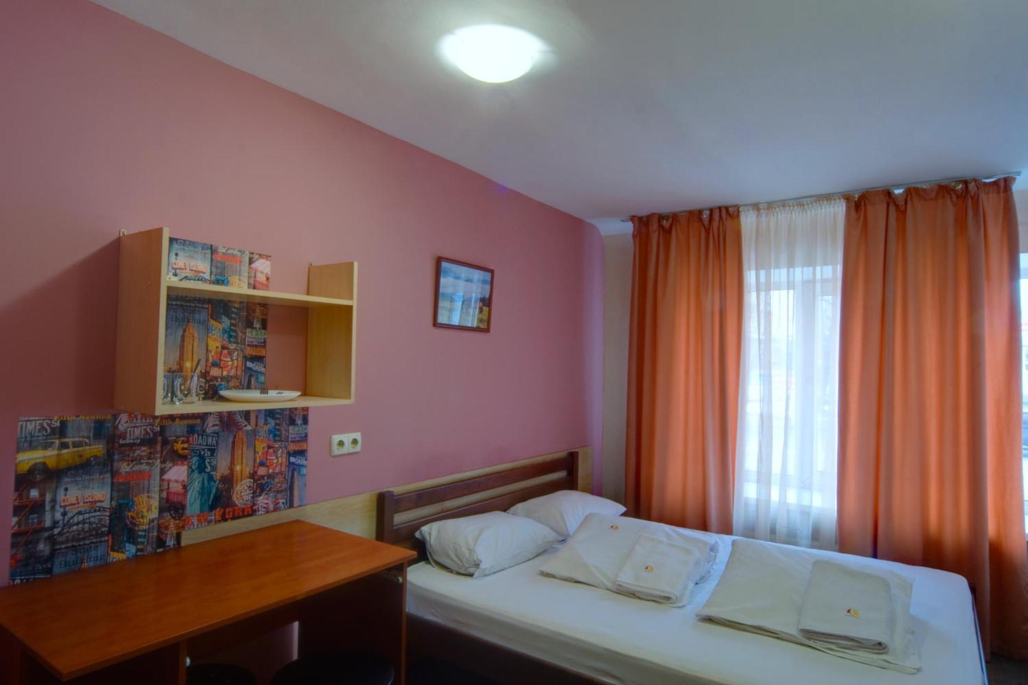 Hostel Podolski Plus Киев Экстерьер фото