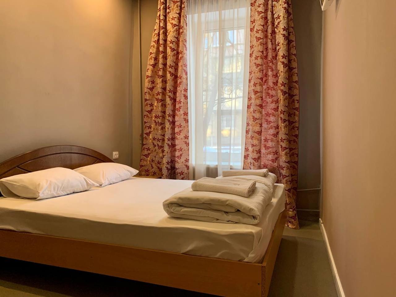Hostel Podolski Plus Киев Экстерьер фото