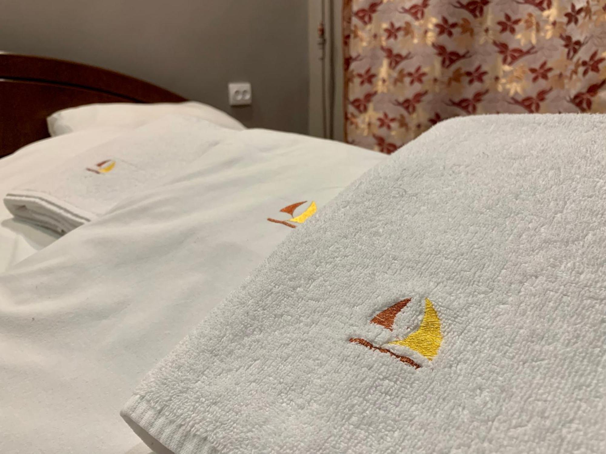 Hostel Podolski Plus Киев Экстерьер фото