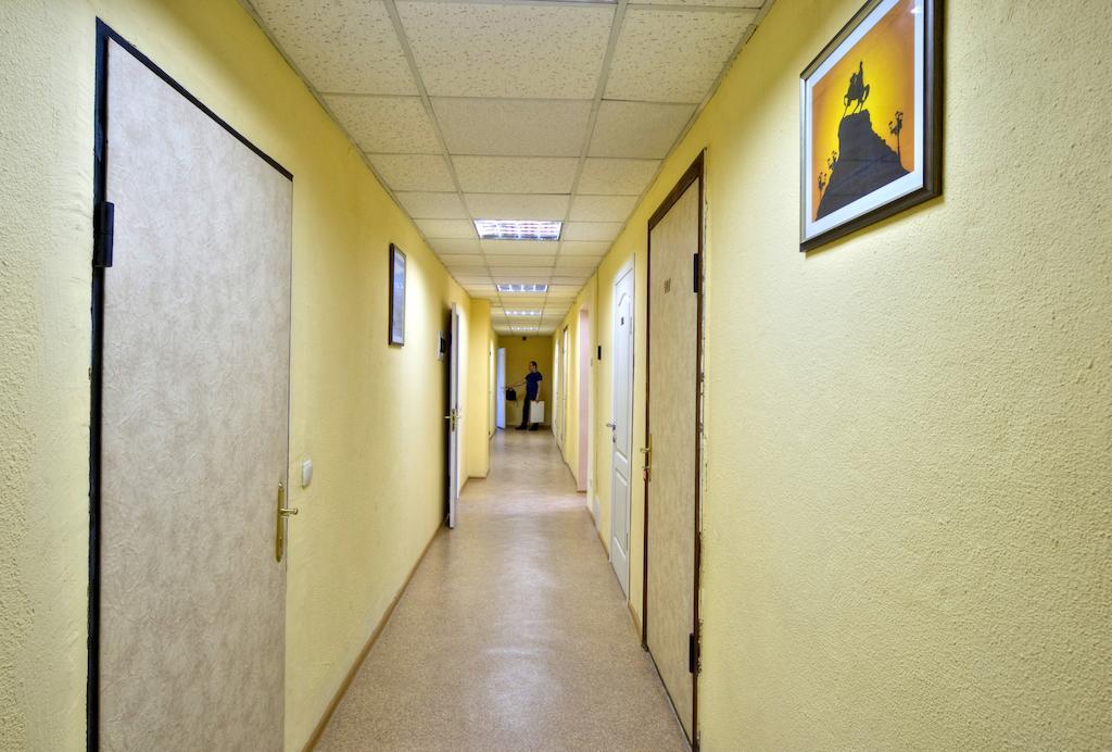 Hostel Podolski Plus Киев Экстерьер фото